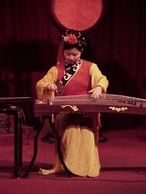    Guyeng player,     Wuhan Museum    